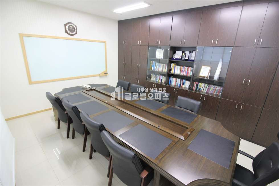 경기 안양동안구 관양동 디지털엠파이어 월세 55.7평 월세 매물번호 10081 사진 3