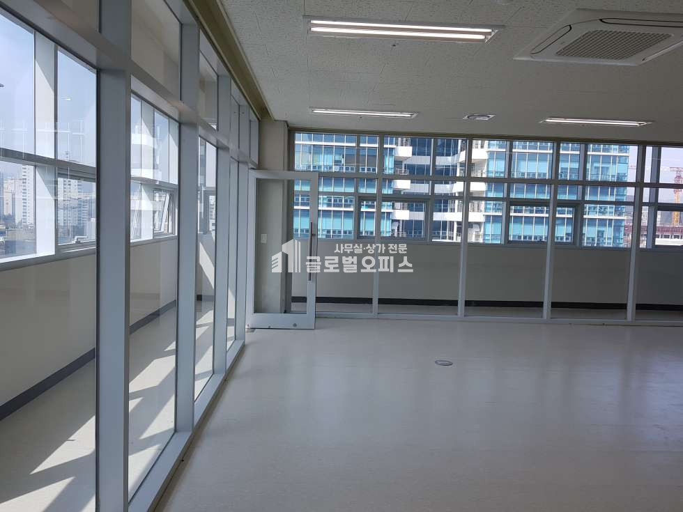 경기 안양동안구 관양동 평촌디지털엠파이어 월세 30 평 월세 매물번호 10077 사진 3
