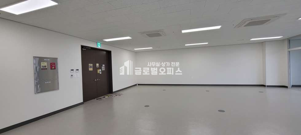 경기 안양만안구 안양동 1432 A동 안양아이에스비즈센트럴 전용 26.8평 월세 월세 매물번호 10187 사진 4