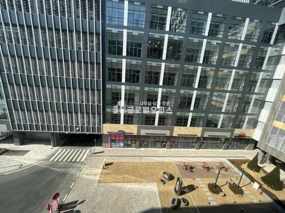 경기 안양만안구 안양동 1432 안양아이에스비즈센트럴 드라이브인 전용 25.6평 월세 월세 매물번호 10202 사진 10