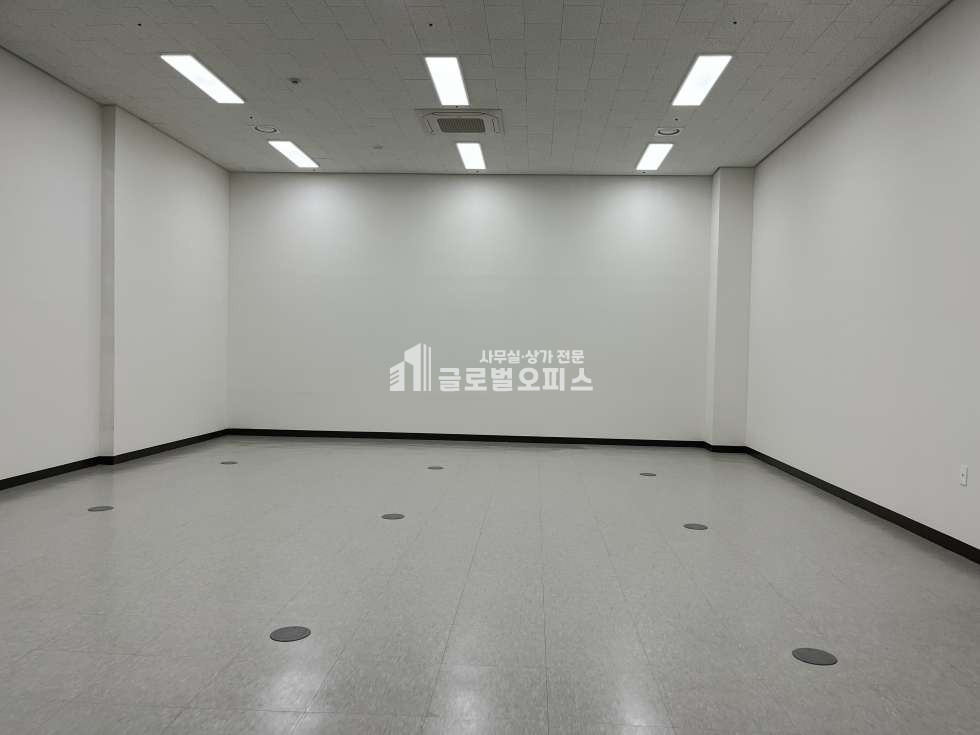경기 안양만안구 안양동 1432 안양아이에스비즈센트럴 드라이브인 시스템 전용 26평 월세 월세 매물번호 10205 사진 11