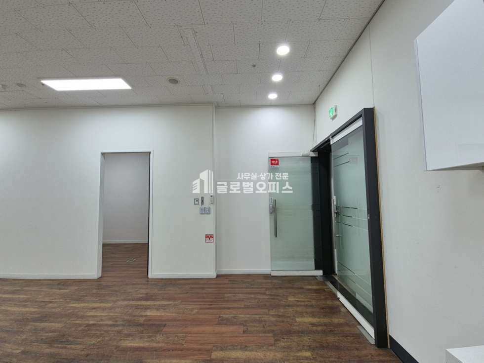 경기 안양동안구 관양동 전용40,룸3,탕비실, 풀인테리어 사무실 ,평당금액 저렴한 사무실 월세 매물번호 10323 사진 2
