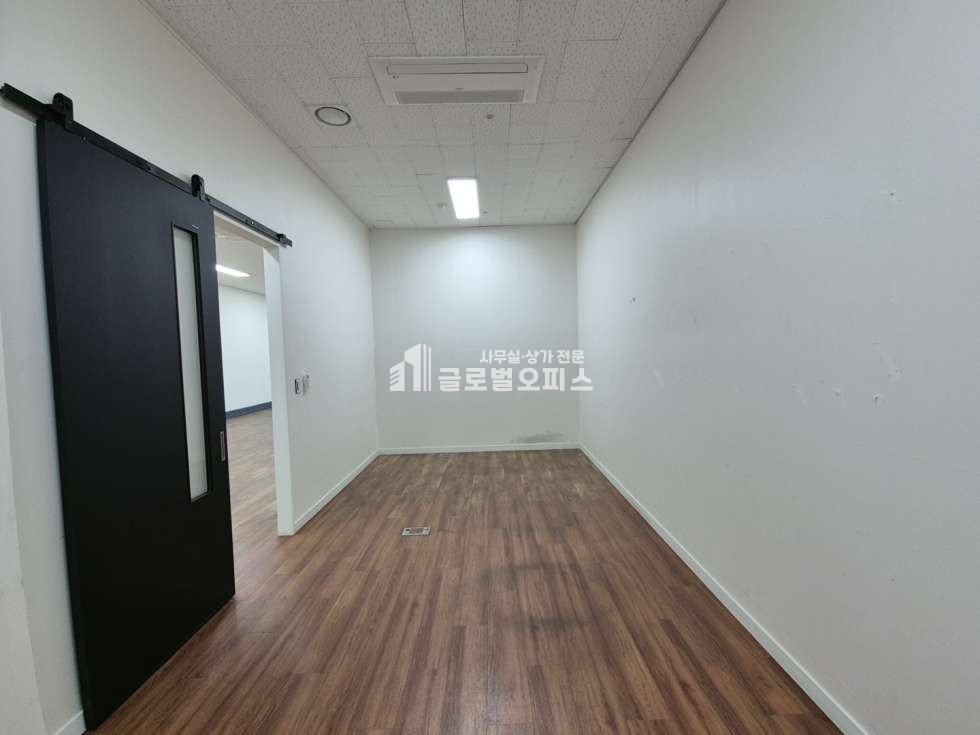 경기 안양동안구 관양동 전용40,룸3,탕비실, 풀인테리어 사무실 ,평당금액 저렴한 사무실 월세 매물번호 10323 사진 10