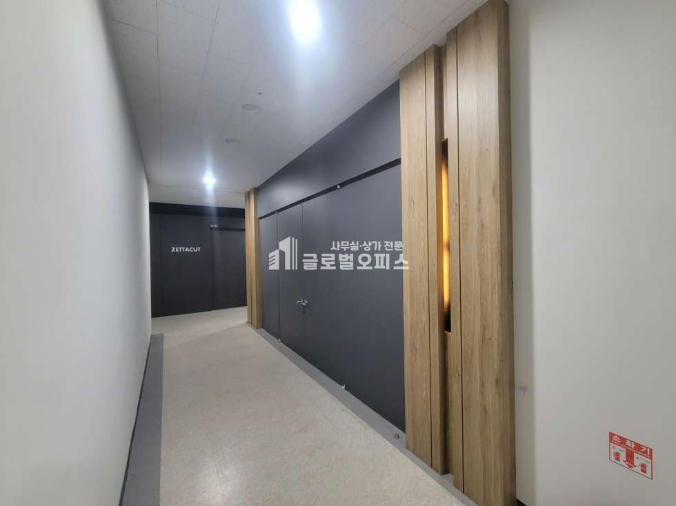 경기 안양동안구 호계동 전용27평, 인테리어 완전 잘된 고급진 사무실(룸2) 월세 매물번호 10333 사진 2