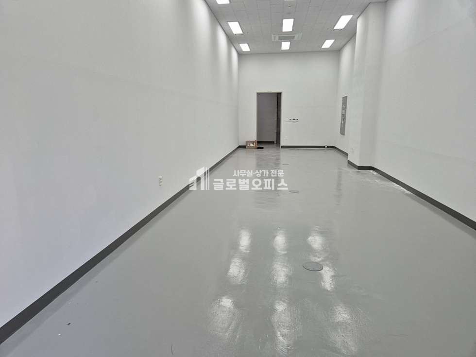 경기 안양동안구 호계동 555-26 전용19평 , 1층 지식산업센터 공장 사무실 , 차량을 이용하는 업체의 경우 아주 좋음 월세 매물번호 10343 사진 4