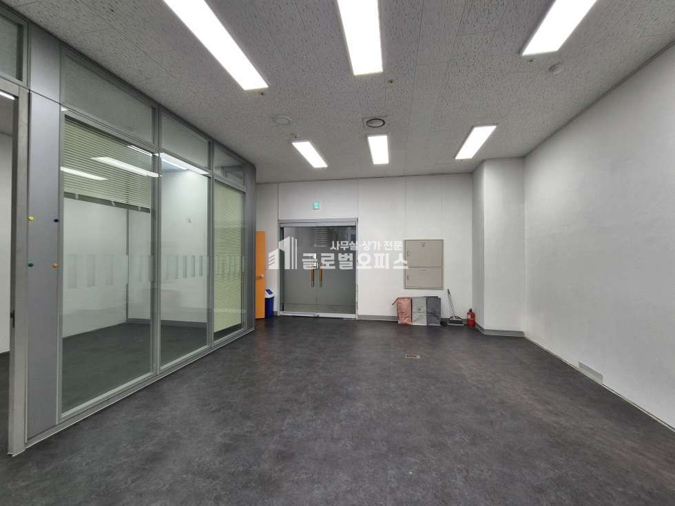 경기 안양동안구 관양동 810 금강펜테리움IT타워동 전용 25평 , 룸2 +업무공간 ( 드라이인 호실) 월세 매물번호 10348 사진 18